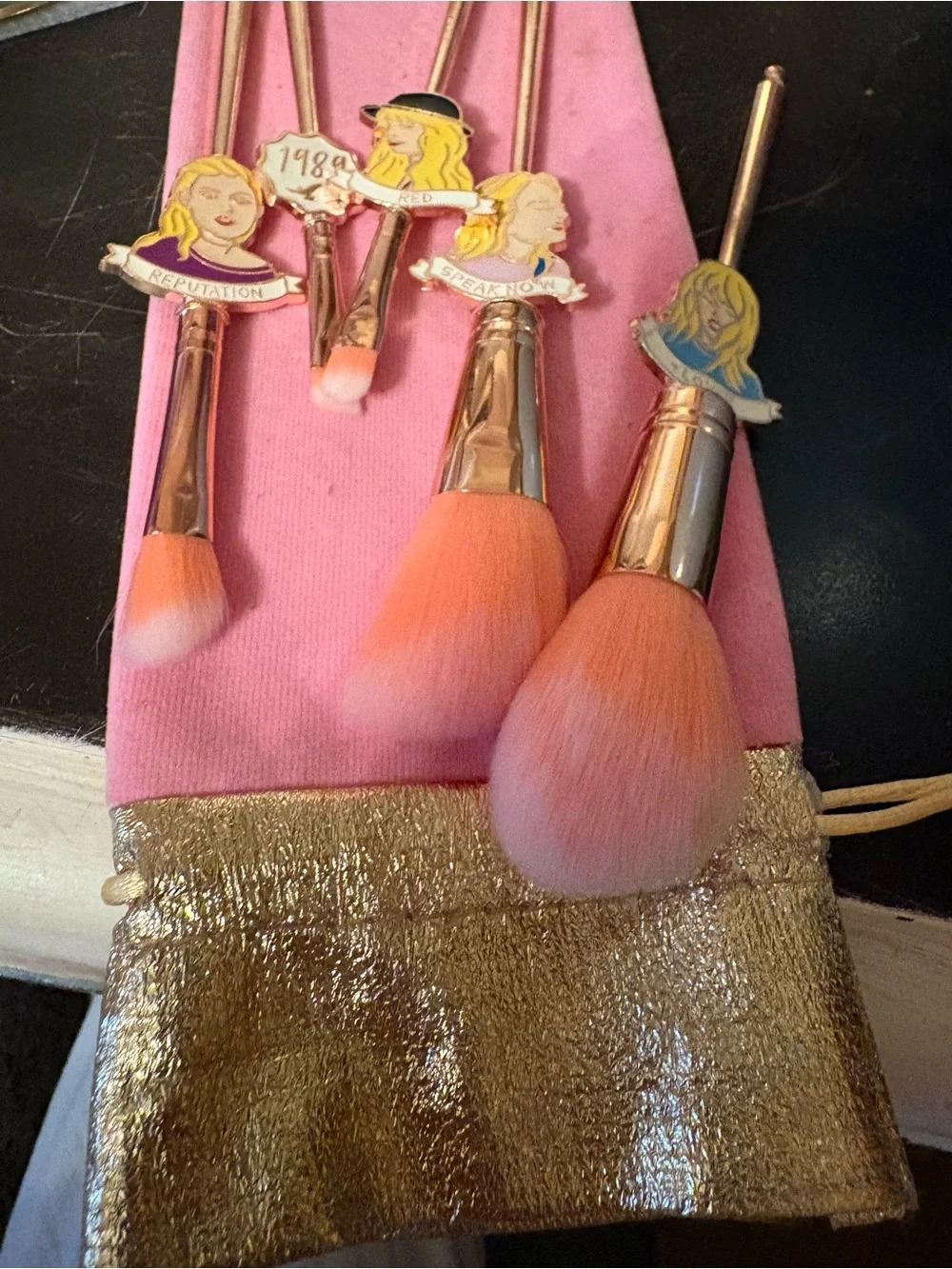 Makeup Brush Set with Pink Bristles and Rose Gold Handles